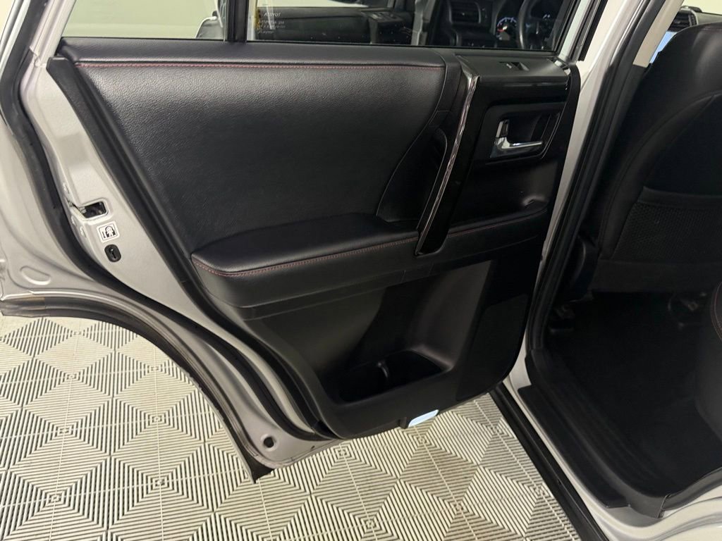 Used 2021 Toyota 4Runner Venture w/ Moonroof Package AWD/4WD image 30