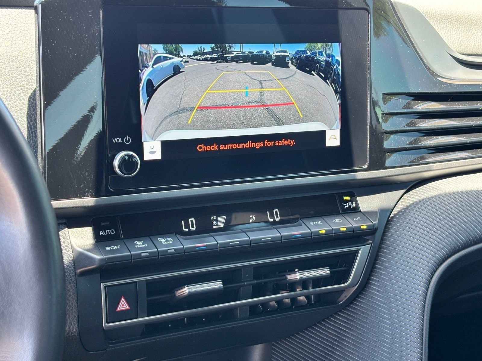 Used 2025 Toyota Camry SE w/ Convenience Package FWD image 25