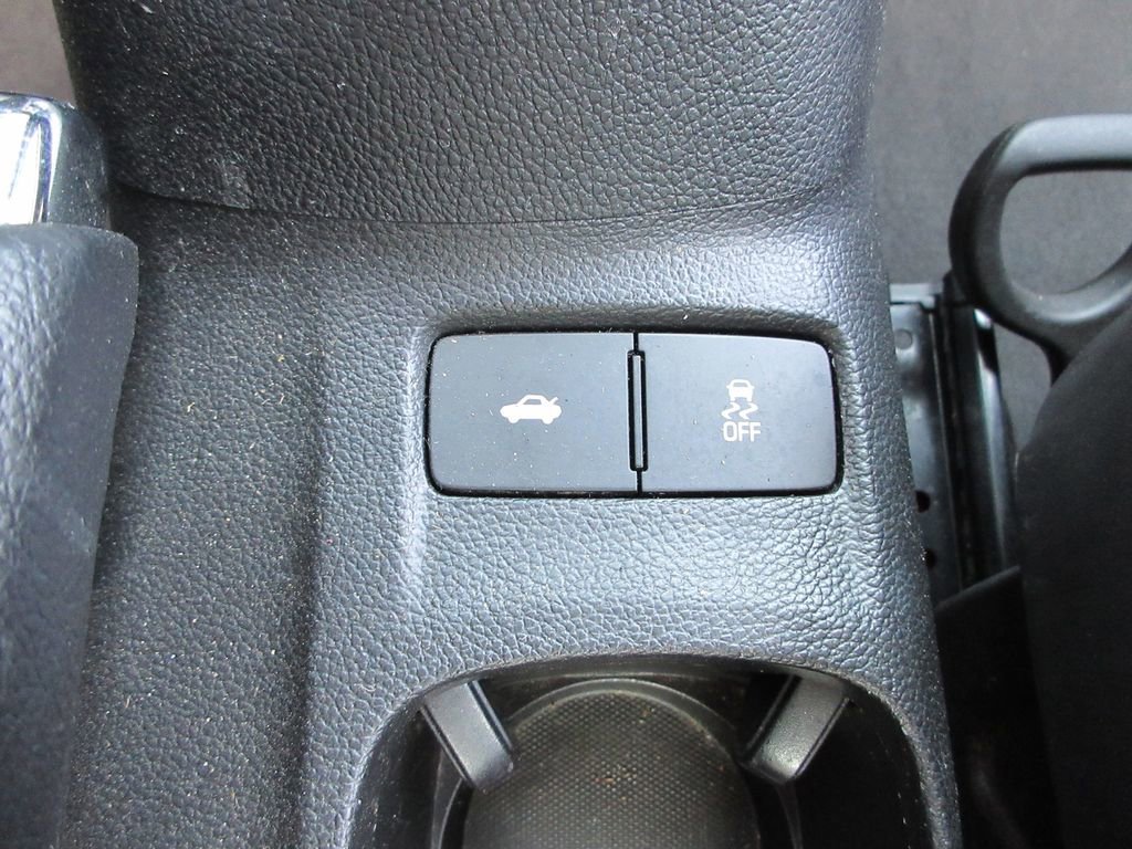 Certified 2017 Chevrolet Sonic Premier image 28