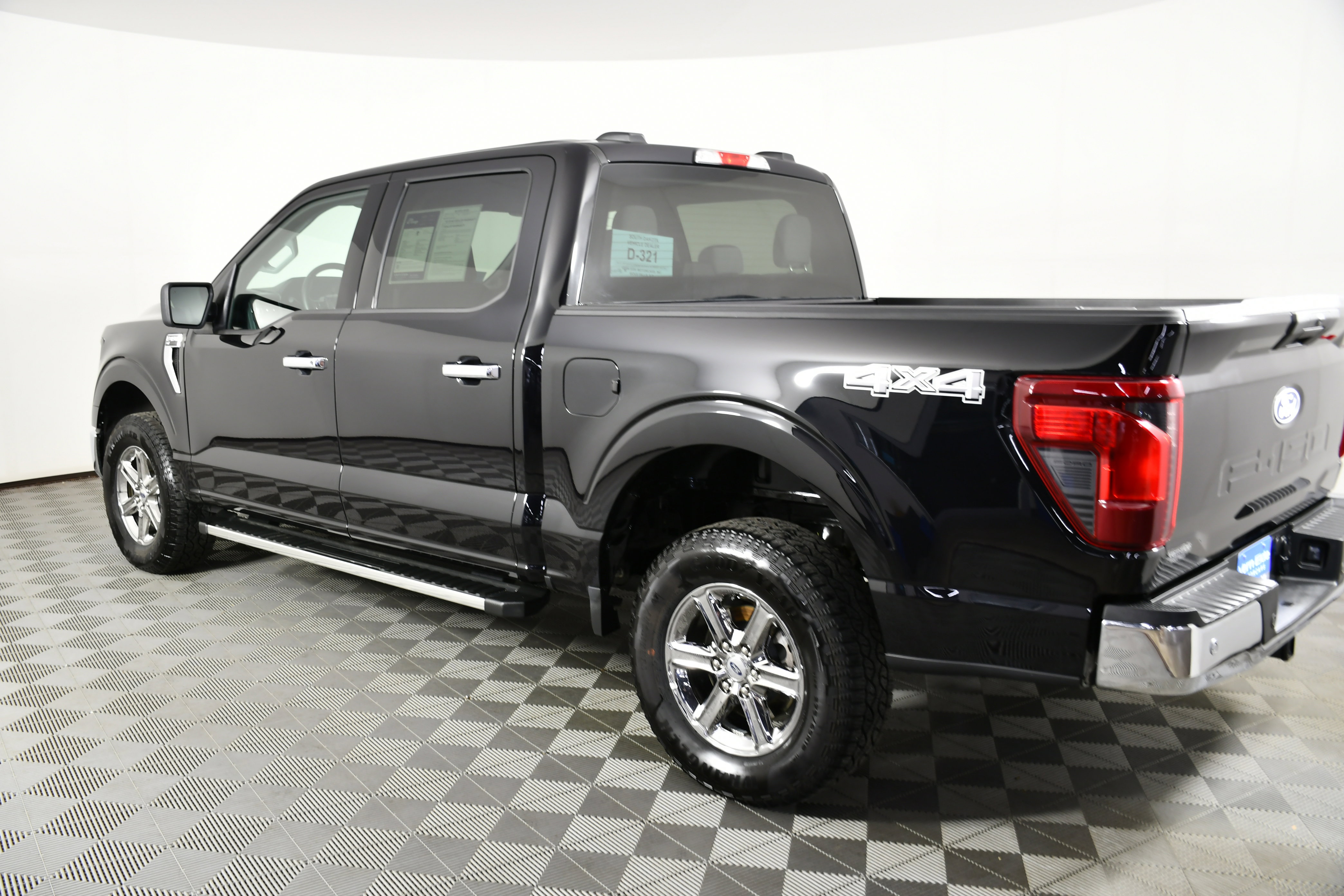 Used 2025 Ford F150 XLT w/ Equipment Group 301A Standard AWD/4WD image 8