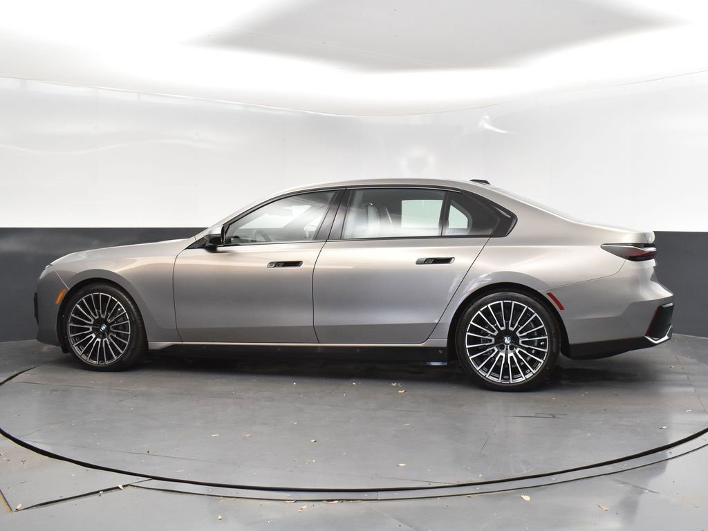 New 2025 BMW i7 eDrive50 w/ Executive Package image 4