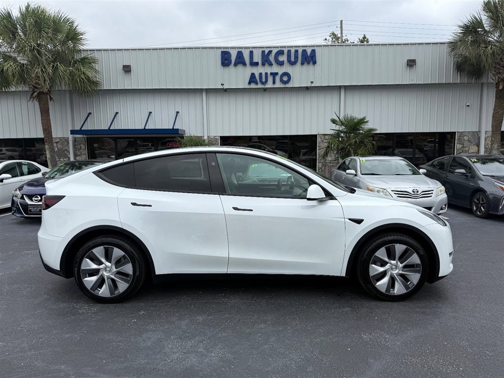 Used 2024 Tesla Model Y Long Range image 1