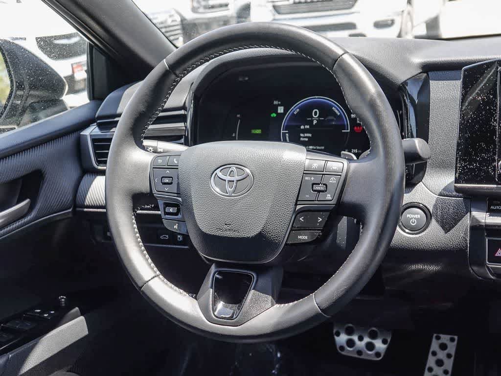 Used 2025 Toyota Camry SE FWD image 14