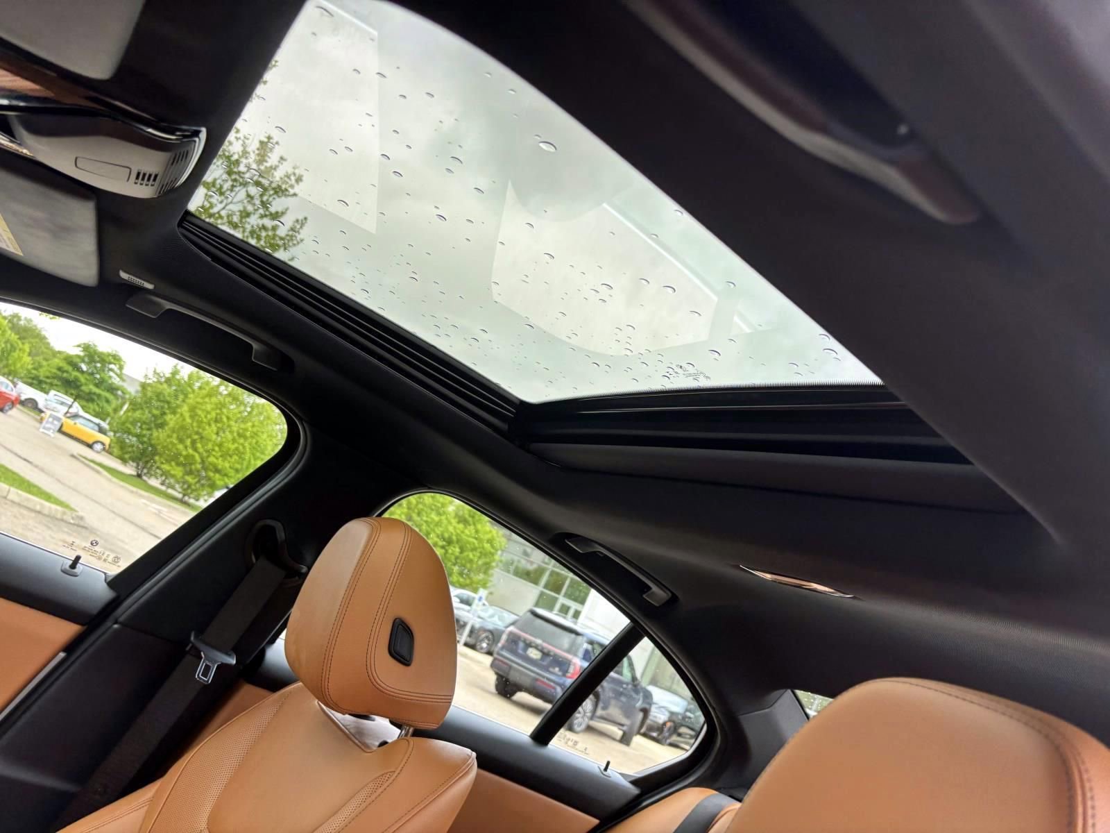 Used 2025 BMW 330i xDrive Sedan AWD/4WD image 26
