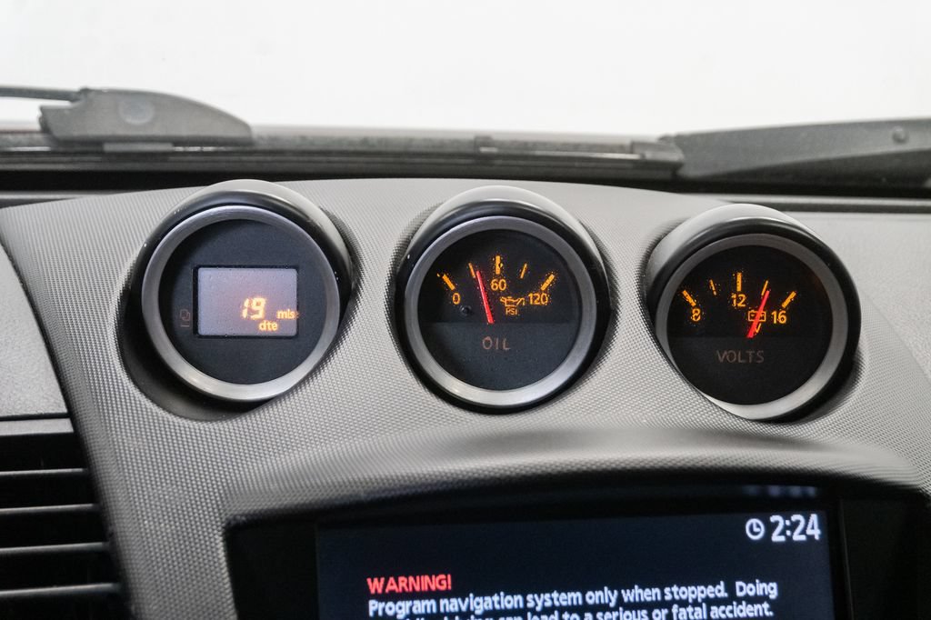 Used 2006 Nissan 350Z Grand Touring RWD image 16