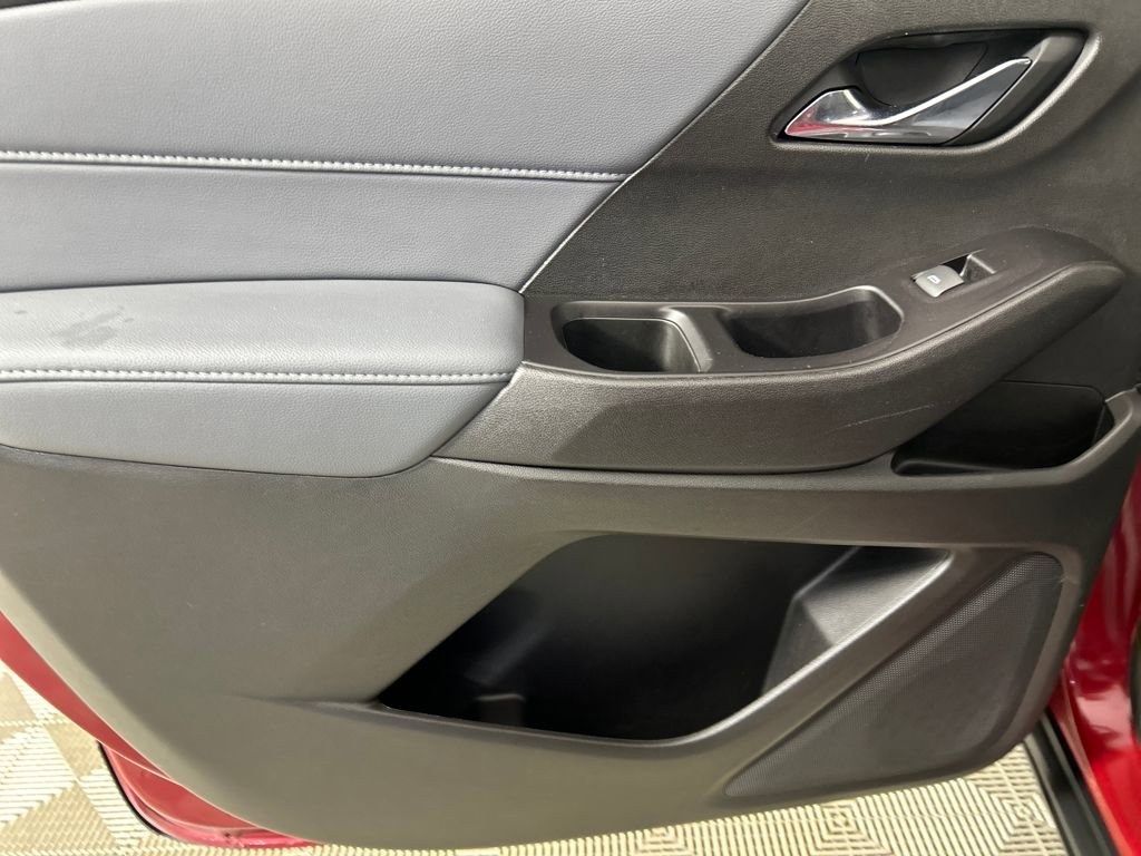 Used 2020 Chevrolet Traverse LT w/ LT Premium Package image 16