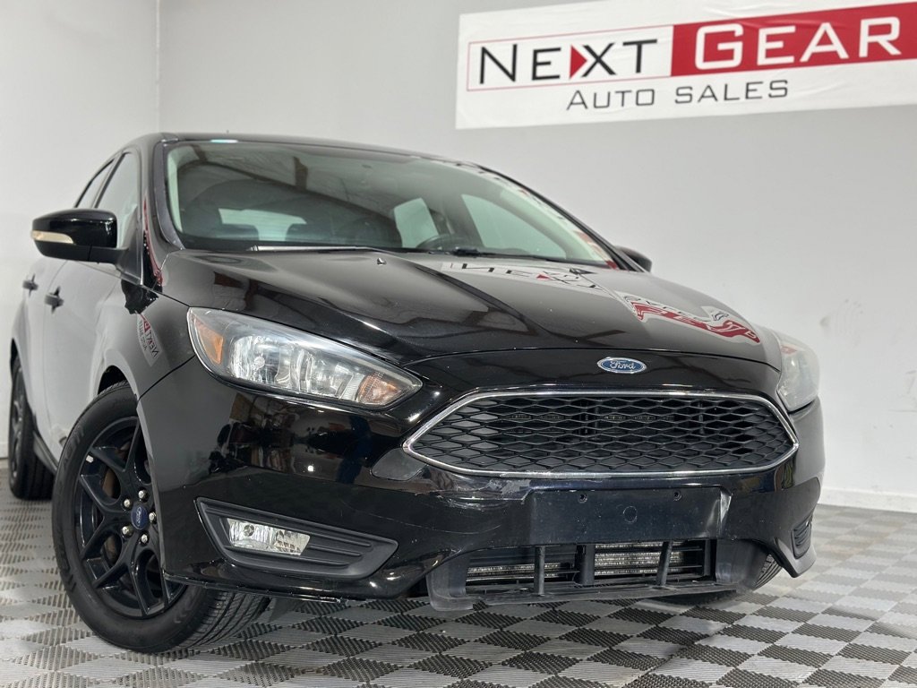 Used 2016 Ford Focus SE w/ Equipment Group 201A image 4