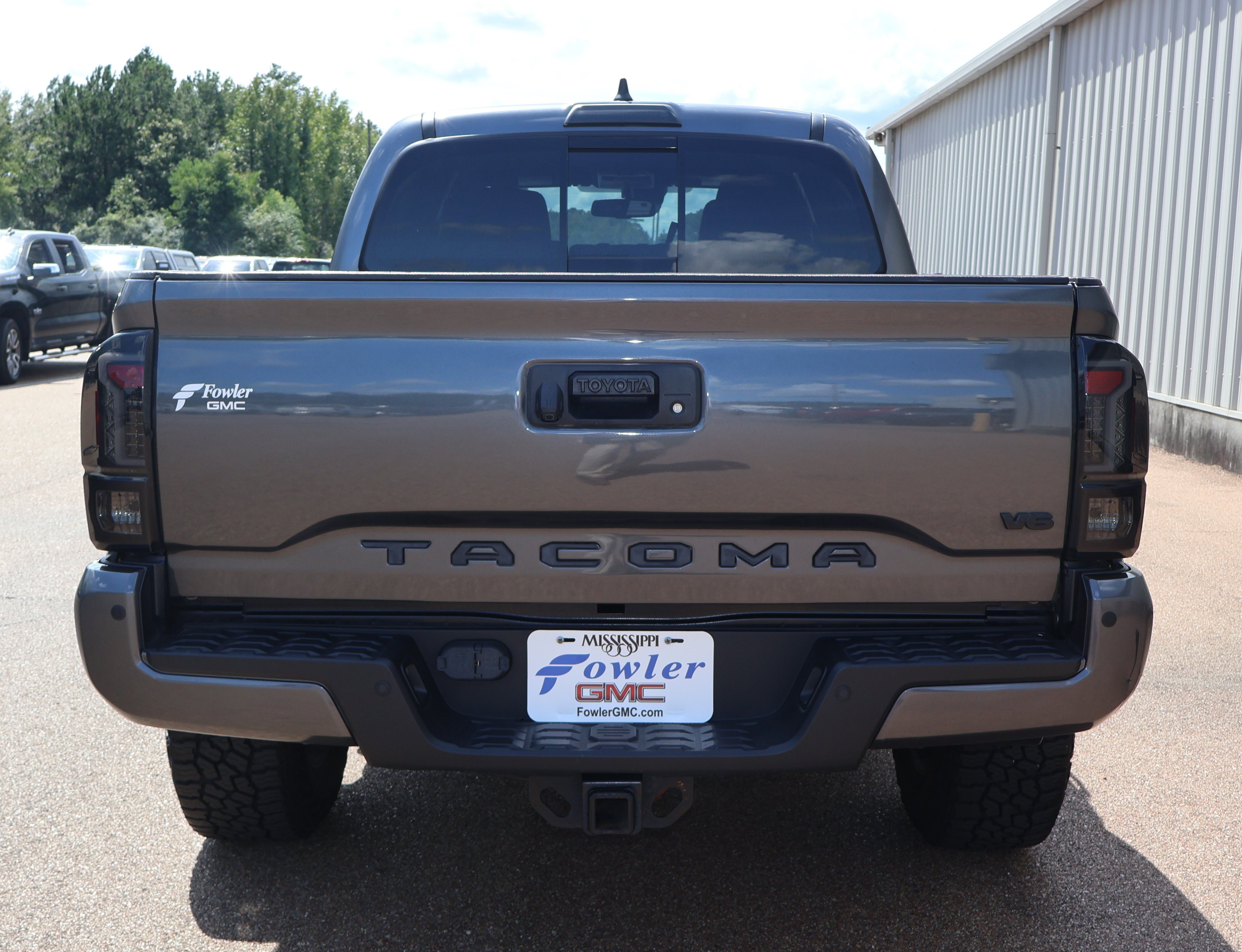 Used 2020 Toyota Tacoma TRD Sport w/ Technology Package RWD image 4
