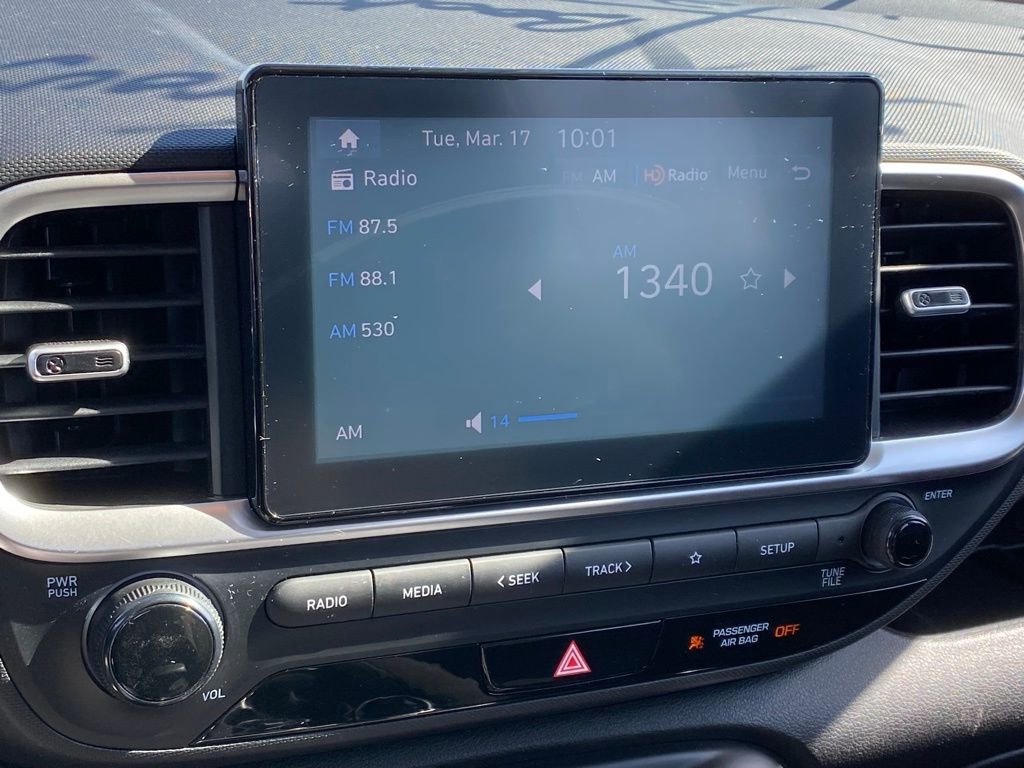 Used 2024 Hyundai Venue SEL image 15