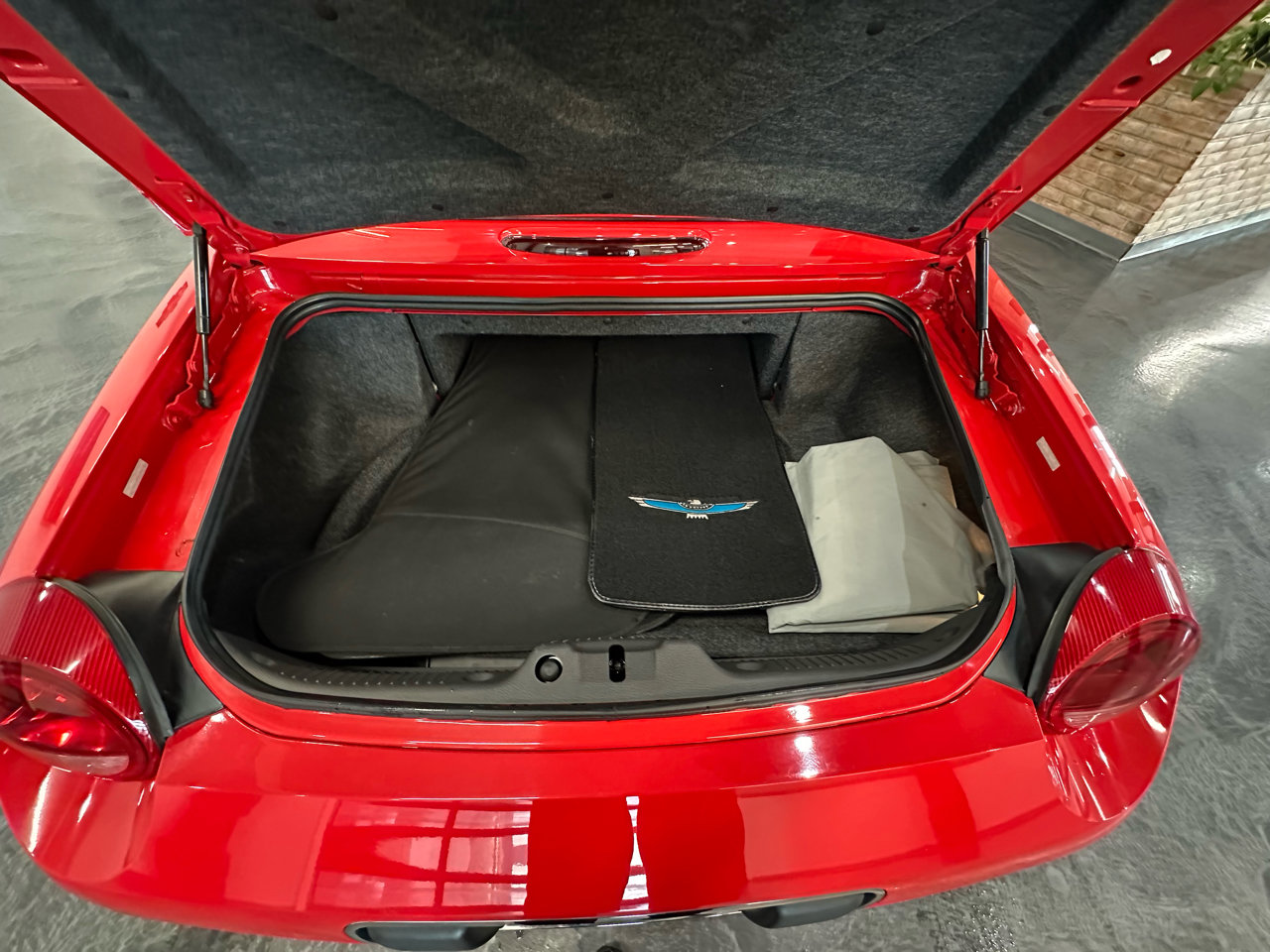 Used 2002 Ford Thunderbird image 13