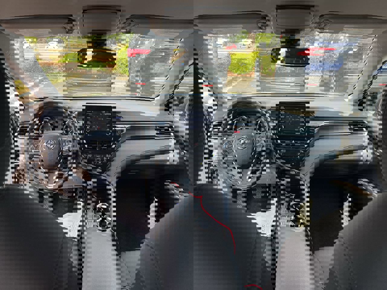 Used 2024 Toyota Camry LE FWD image 31