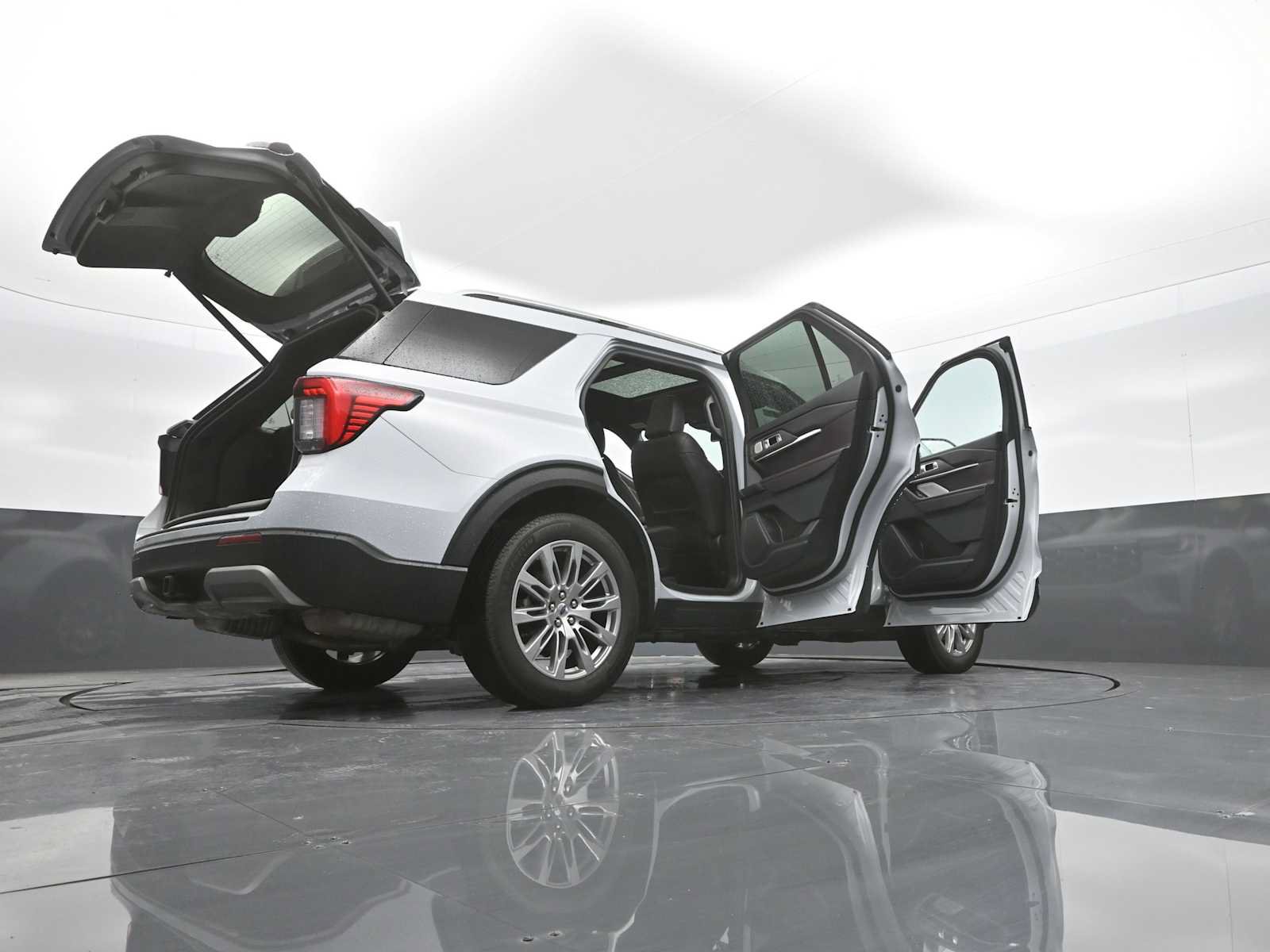 Used 2025 Ford Explorer Platinum RWD image 49