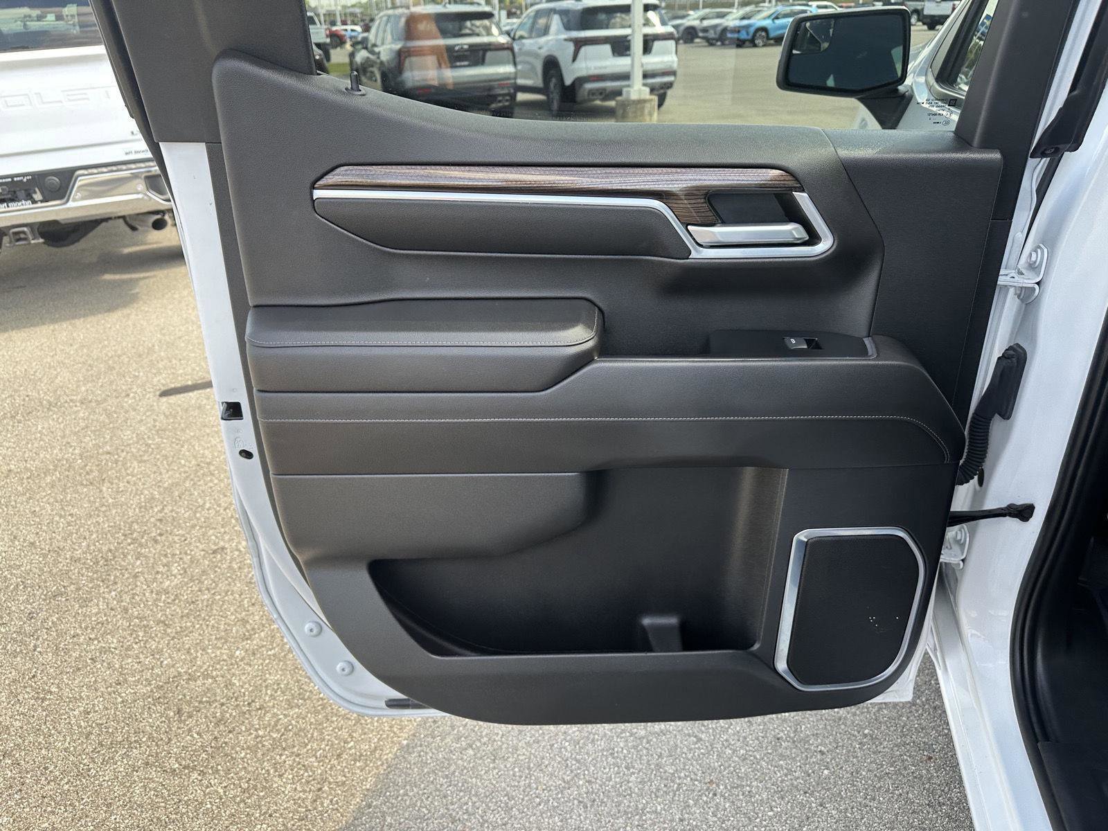 Used 2022 Chevrolet Silverado 1500 LT image 13