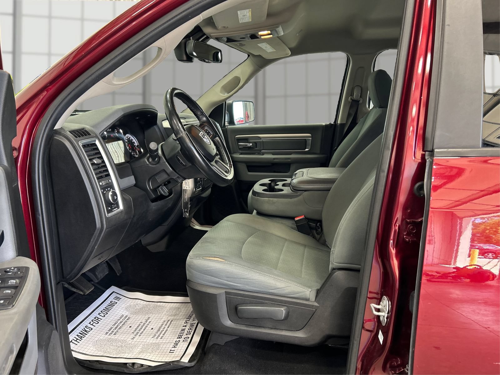 Used 2019 RAM 1500 Classic SLT w/ SLT Plus D←cor Group AWD/4WD image 9