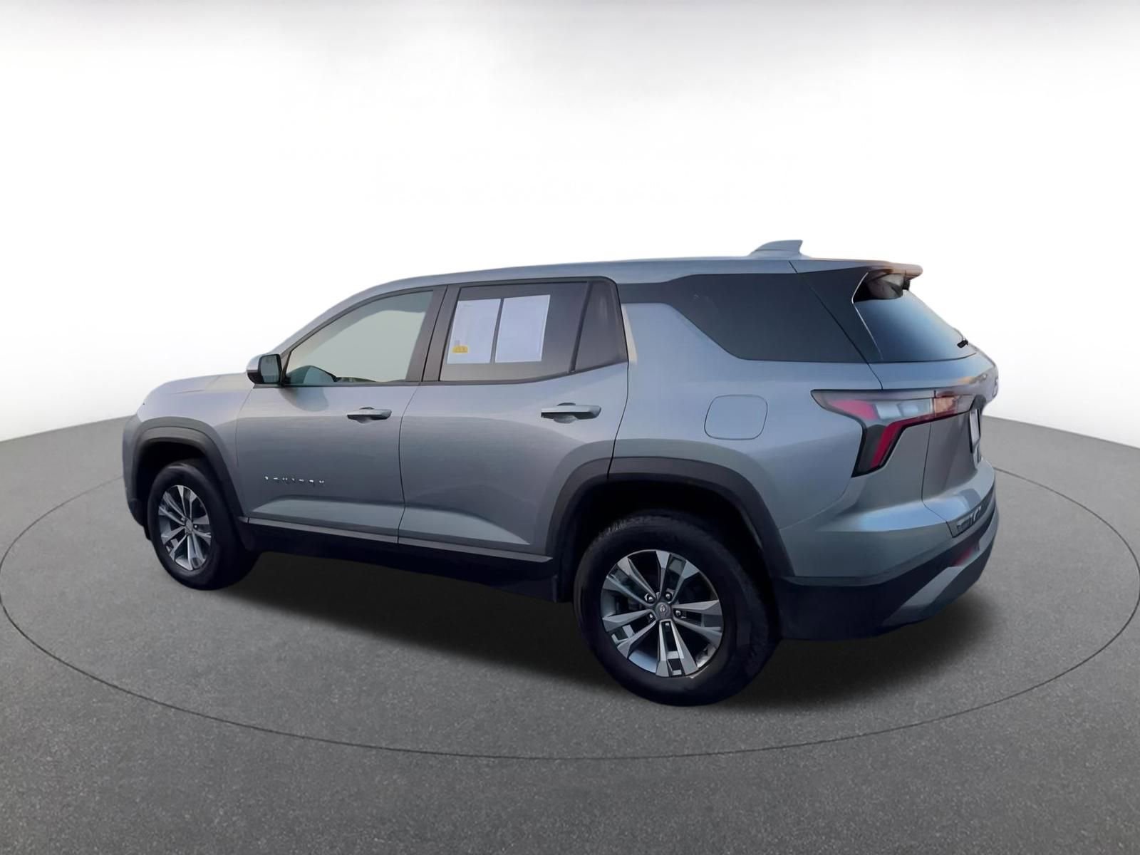 Used 2025 Chevrolet Equinox LT image 10