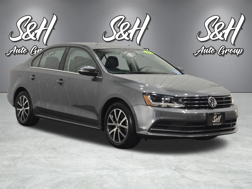 Used 2017 Volkswagen Jetta SE FWD image 2