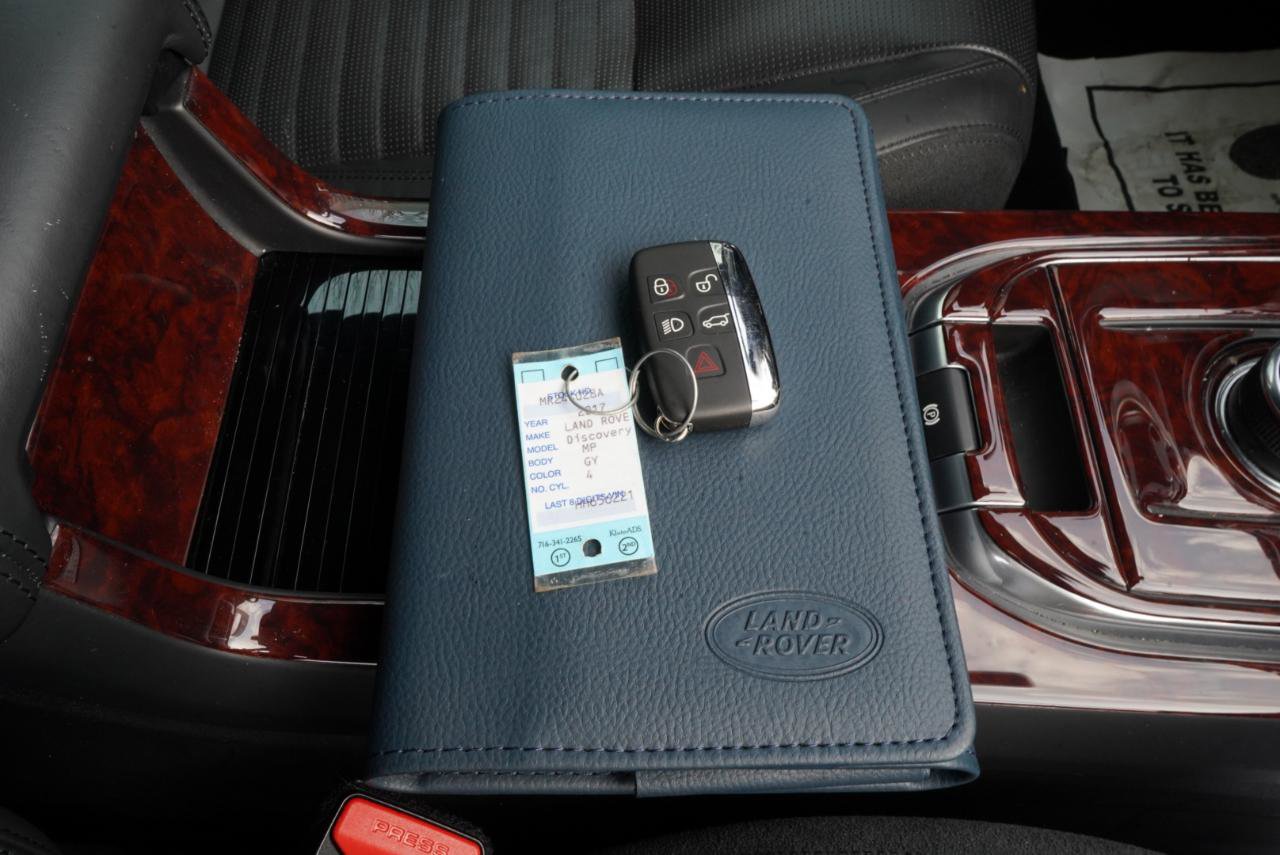 Used 2017 Land Rover Discovery Sport HSE Luxury image 90