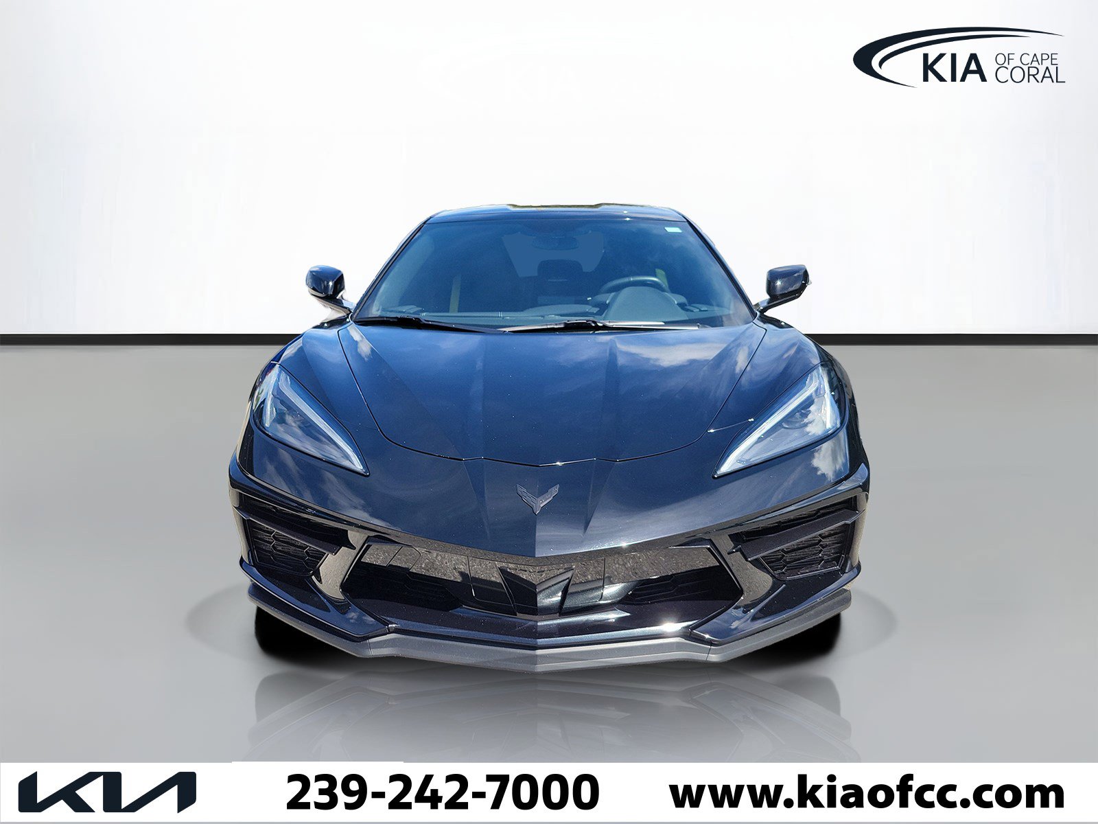 Used 2023 Chevrolet Corvette Stingray Coupe w/ 1LT RWD image 2