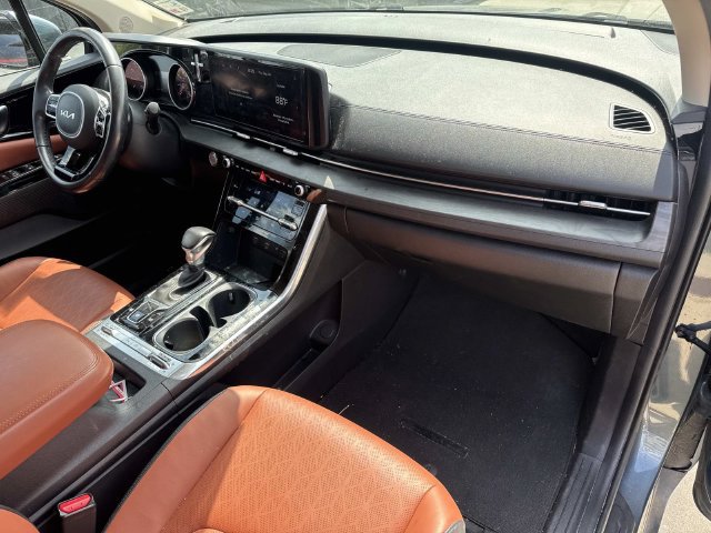 Used 2022 Kia Carnival SX FWD image 18
