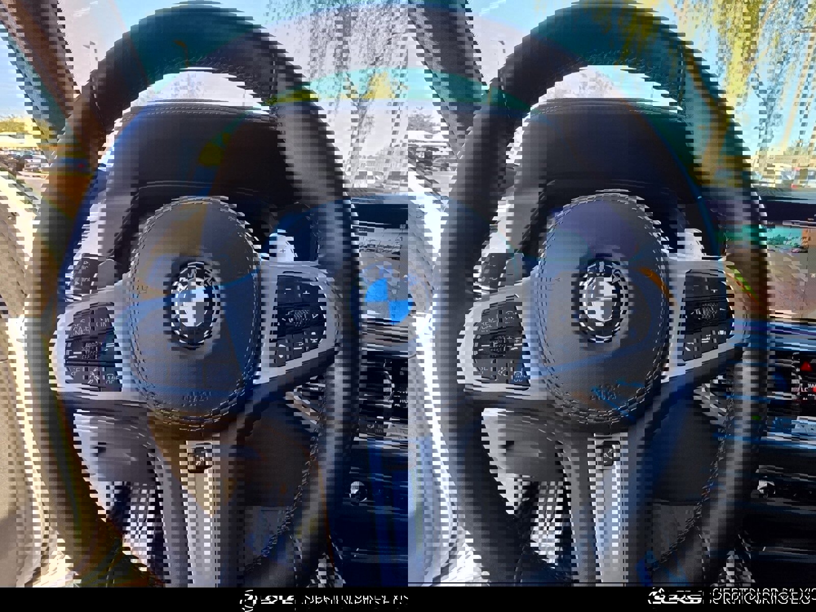 Used 2021 BMW X7 M50i image 22