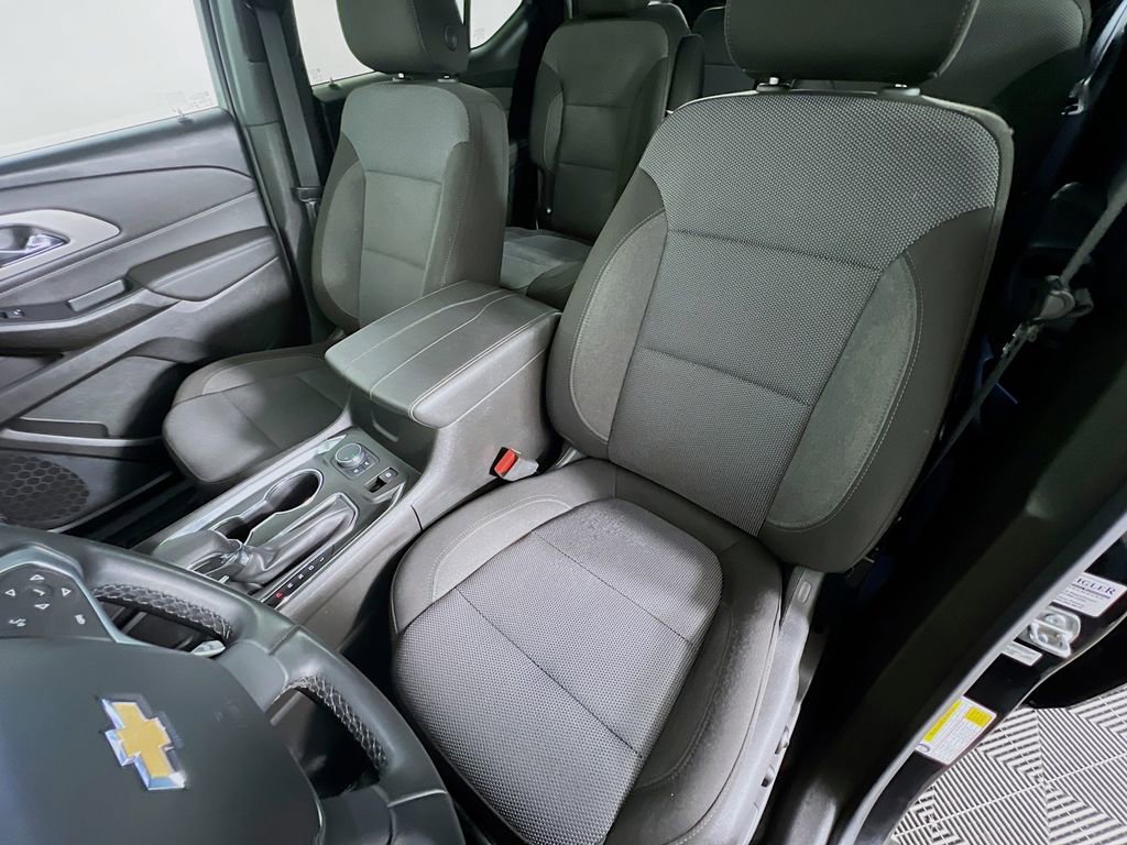 Used 2023 Chevrolet Traverse LT w/ LPO, Floor Liner Package FWD image 19