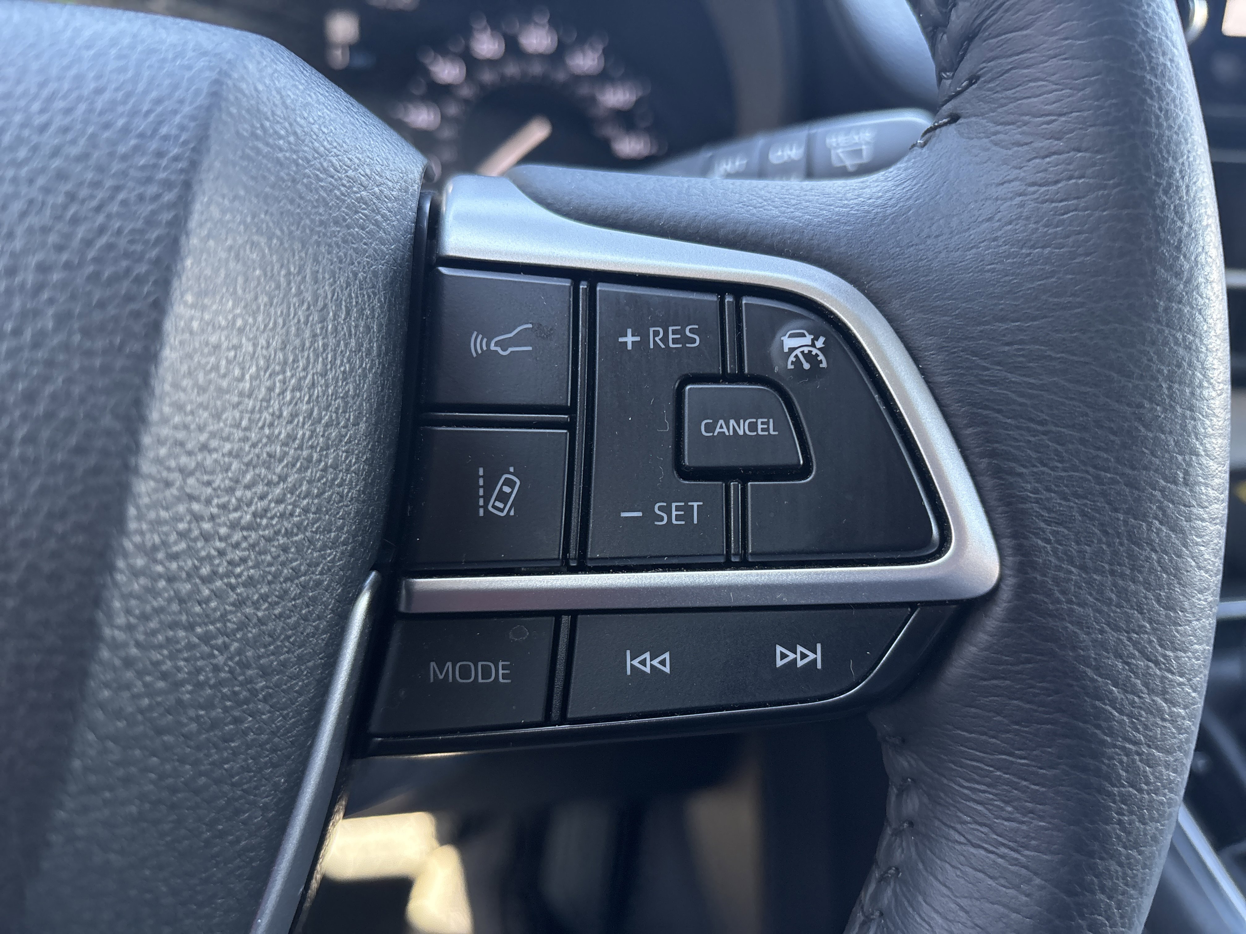 Used 2025 Toyota Sienna XLE image 21