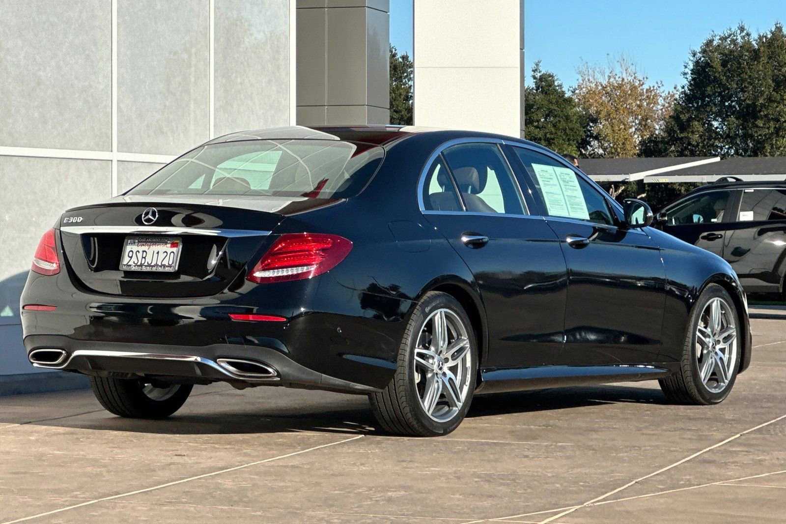 Used 2018 Mercedes-Benz E 300 image 4