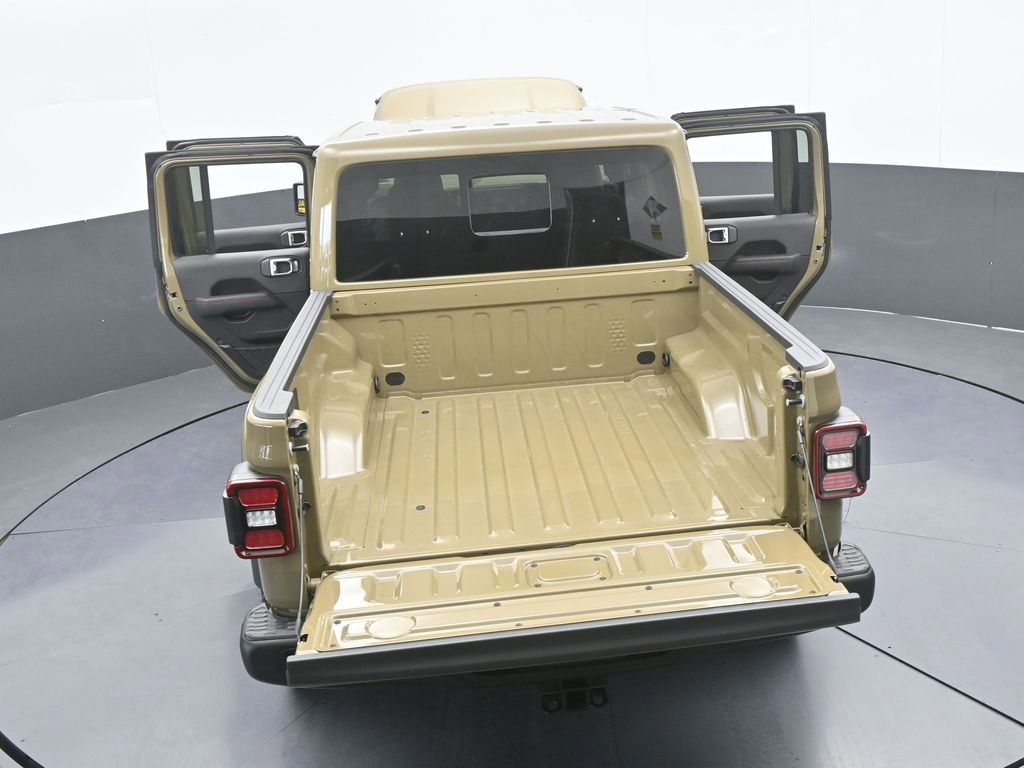 New 2026 Jeep Gladiator Rubicon w/ Steel Power Dome Hood Package AWD/4WD image 63