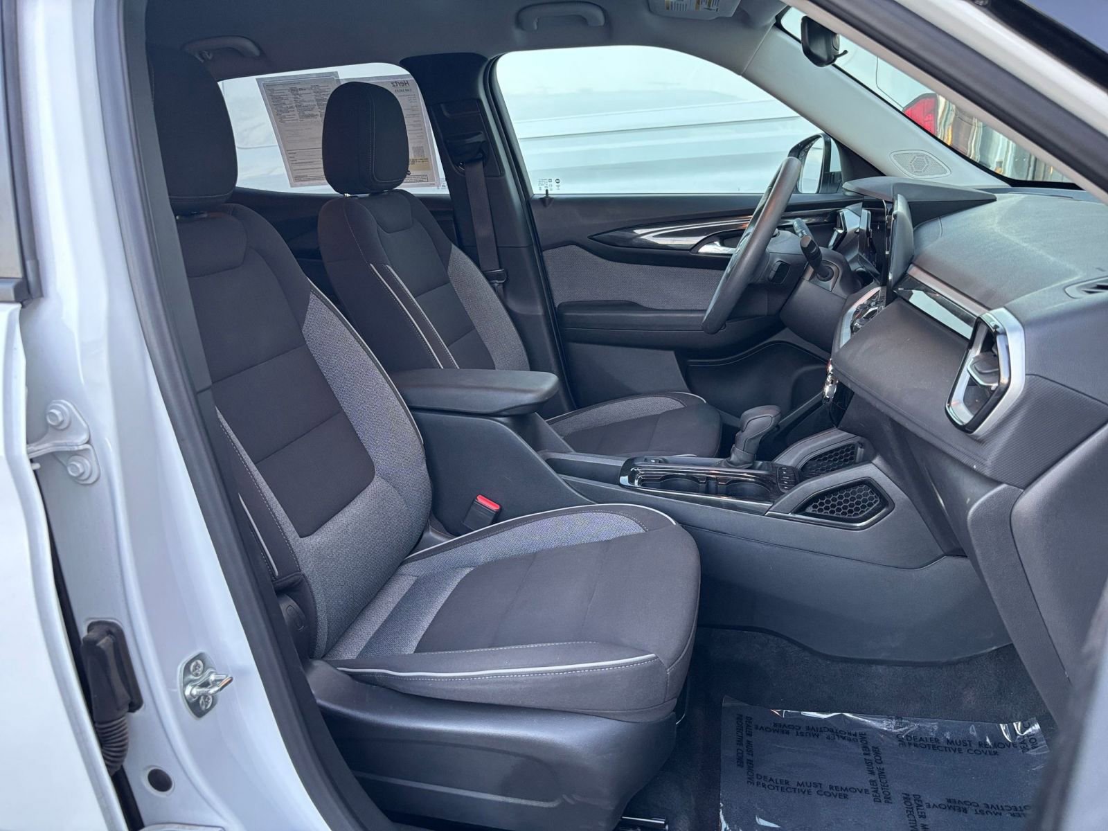 Used 2025 Chevrolet TrailBlazer LT FWD image 35