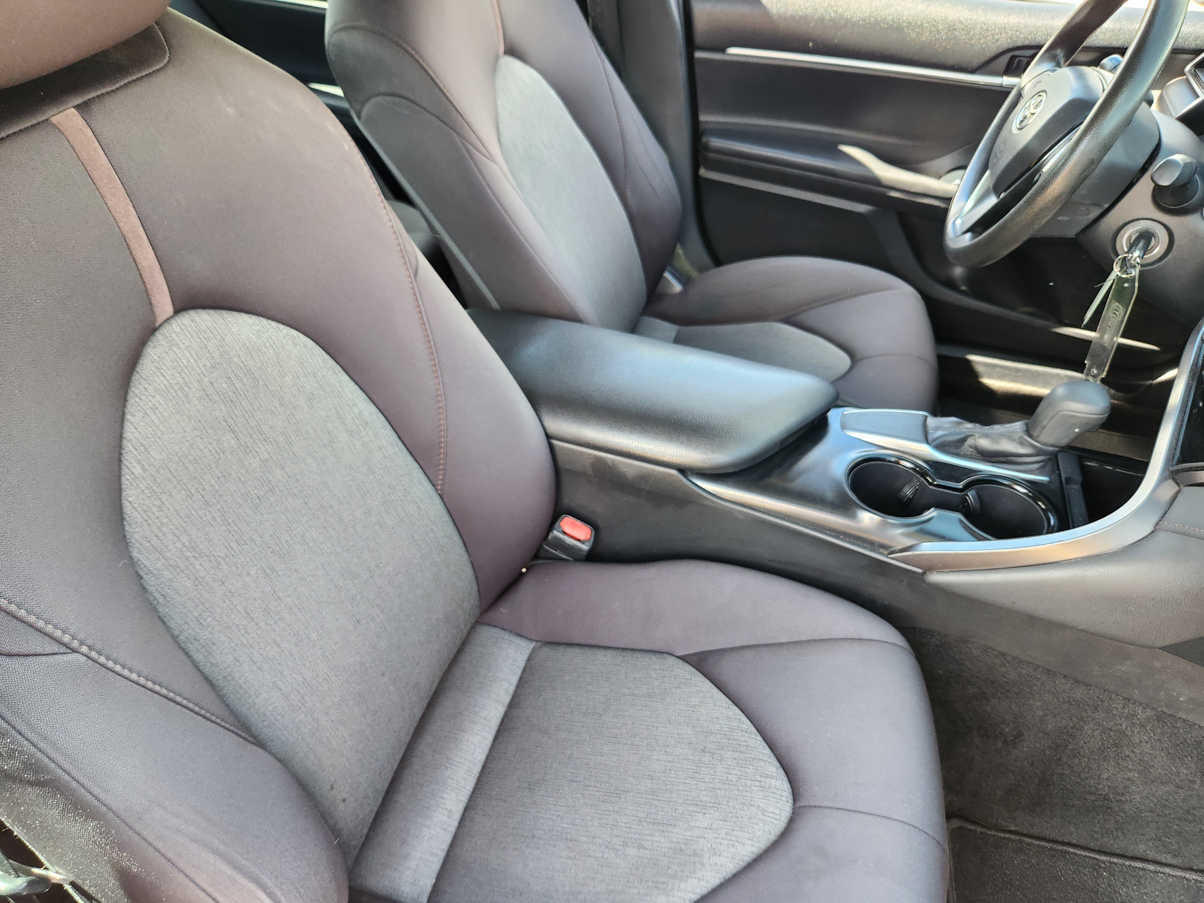 Used 2019 Toyota Camry LE FWD image 10
