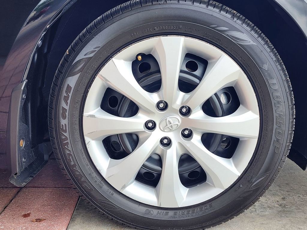 Used 2024 Toyota Corolla LE FWD image 4