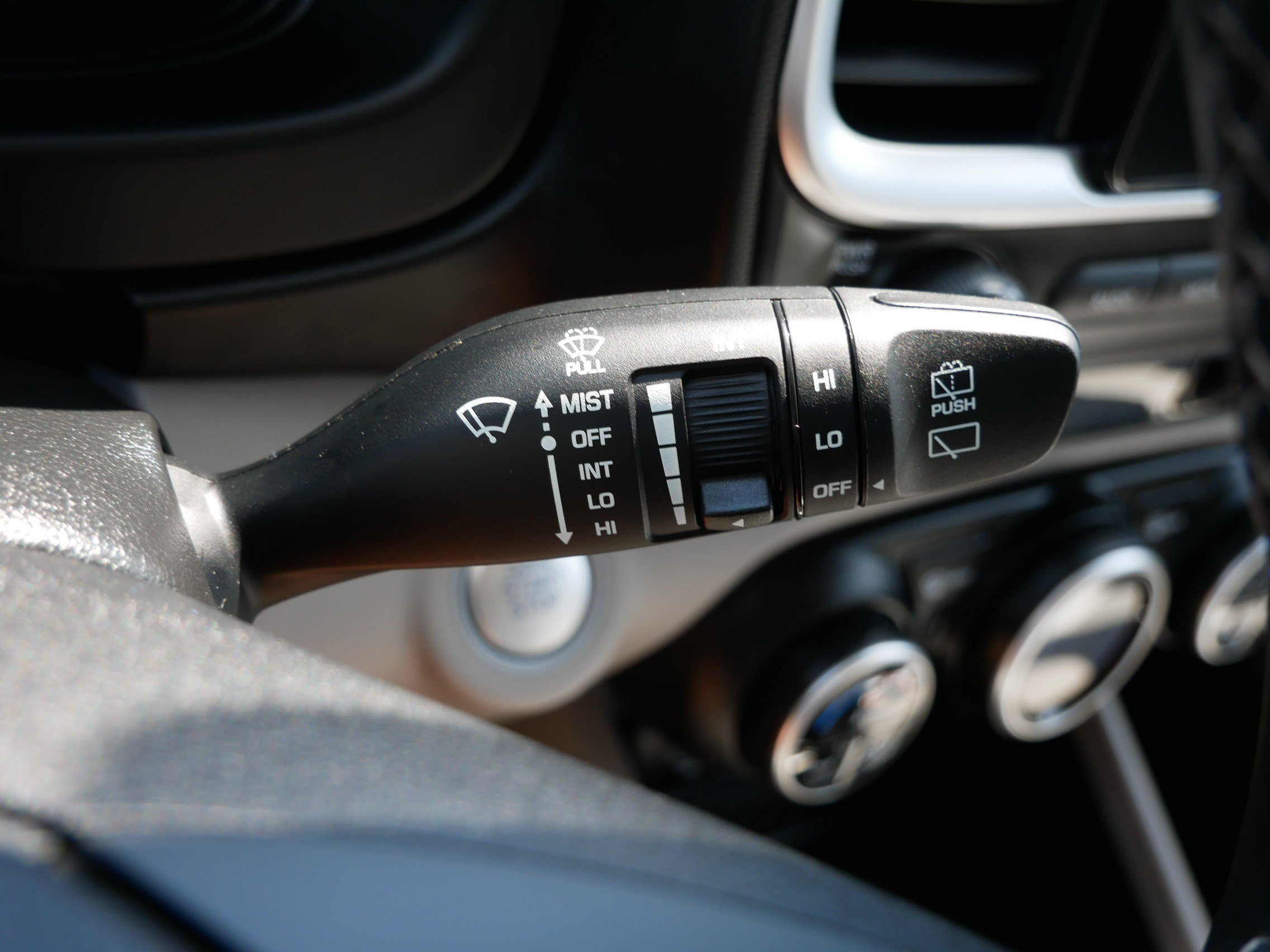 Certified 2024 Hyundai Venue SEL FWD image 31