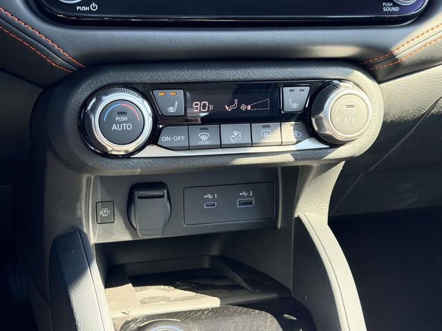 New 2025 Nissan Versa SR w/ Trunk Package image 21