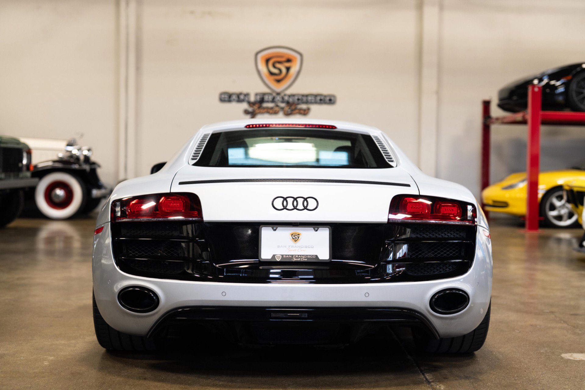 Used 2011 Audi R8 V10 image 10