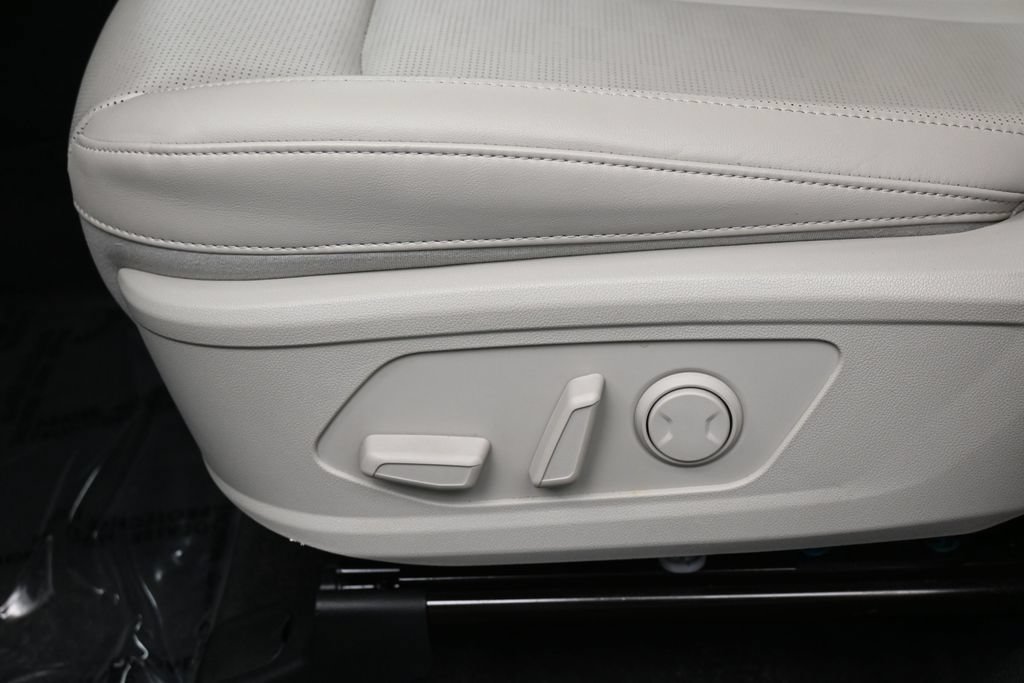 Used 2025 Kia Sorento S w/ Panoramic Sunroof Package FWD image 12