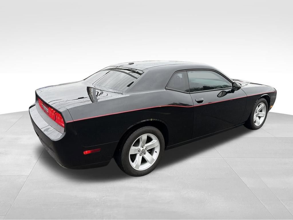 Used 2013 Dodge Challenger SXT Plus image 7