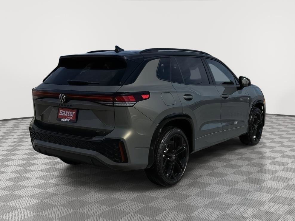 New 2026 Volkswagen Tiguan SE R-Line image 3