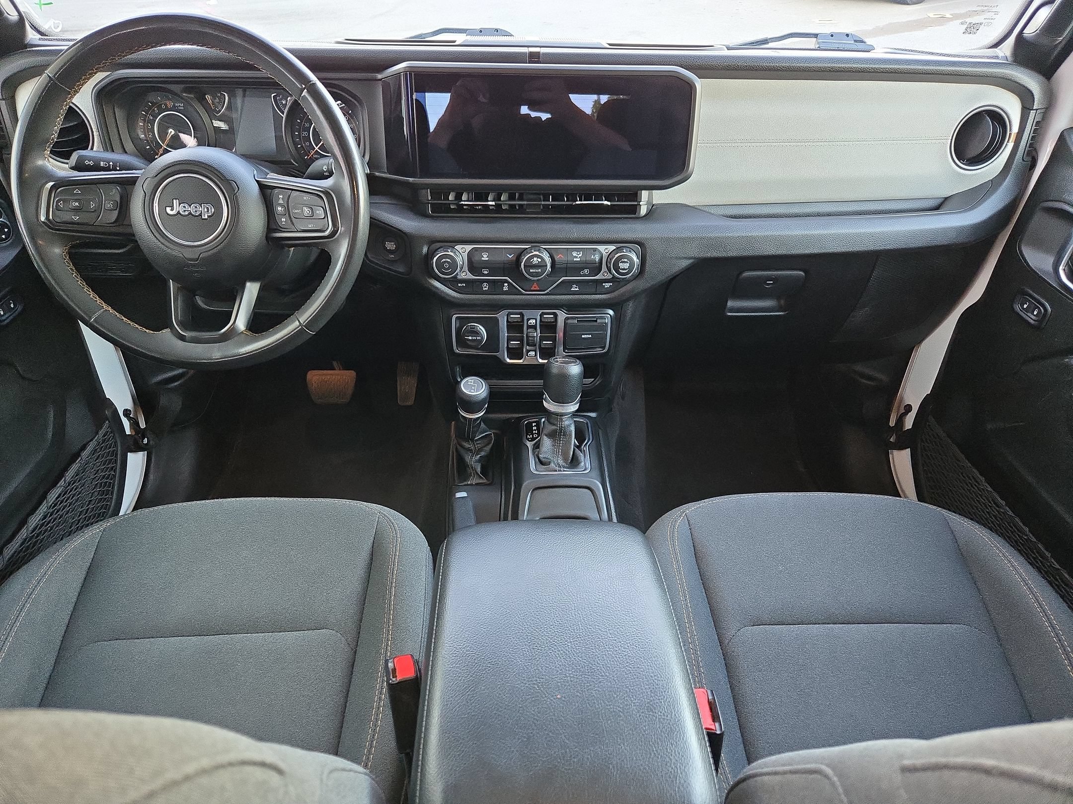 Used 2025 Jeep Gladiator Sport AWD/4WD image 10