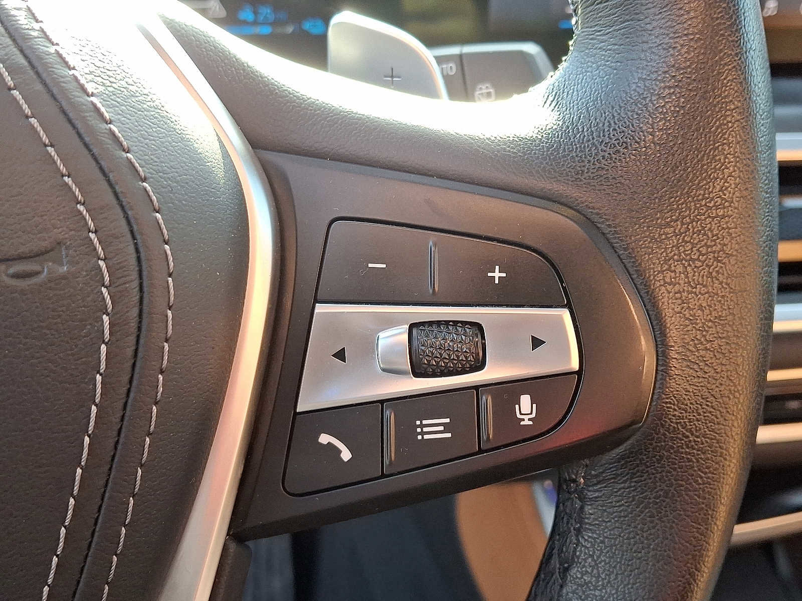 Certified 2024 BMW X5 xDrive50e w/ Premium Package image 23