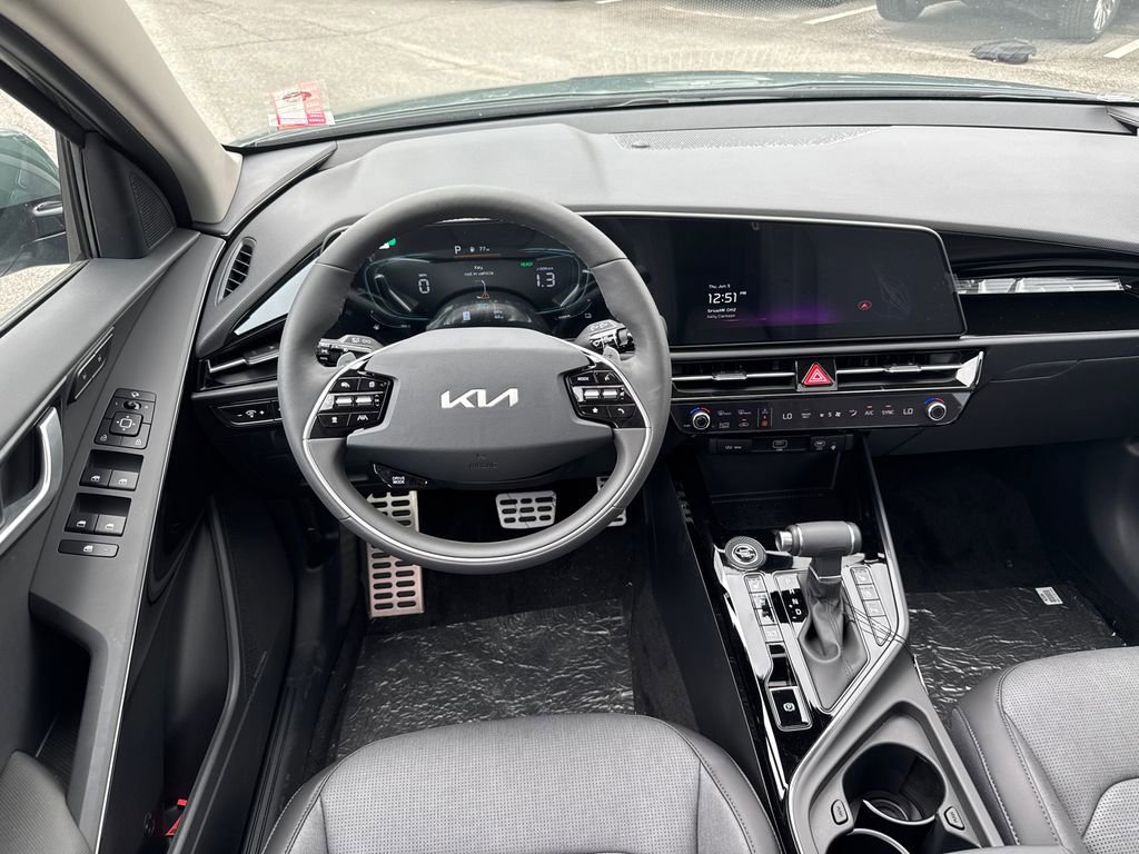 New 2025 Kia Niro SX Touring image 22