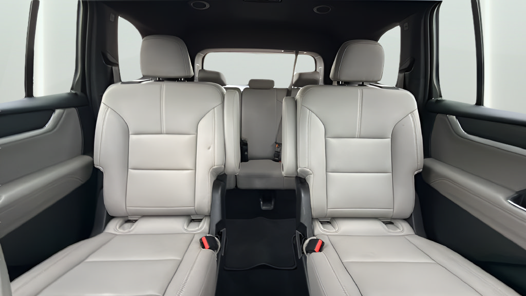 Used 2026 GMC Acadia Elevation w/ Elevation Premium Package FWD image 25
