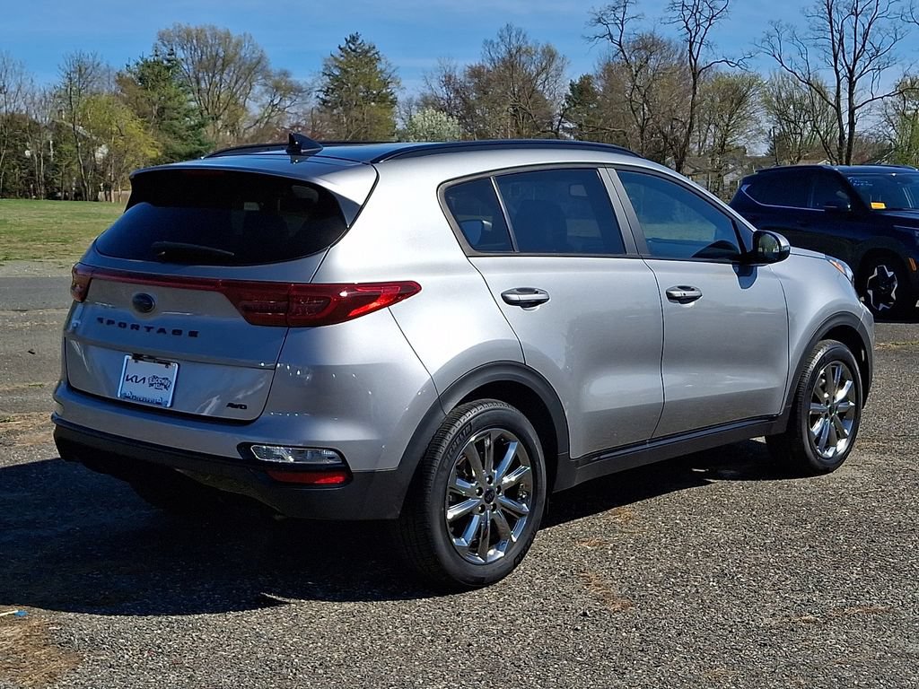 Certified 2022 Kia Sportage Nightfall Edition w/ Nighfall AWD Premium Package image 7