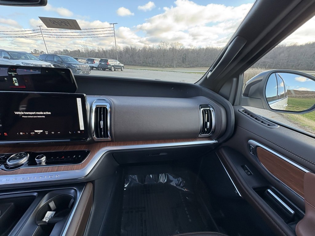 New 2025 Ford Expedition King Ranch image 32