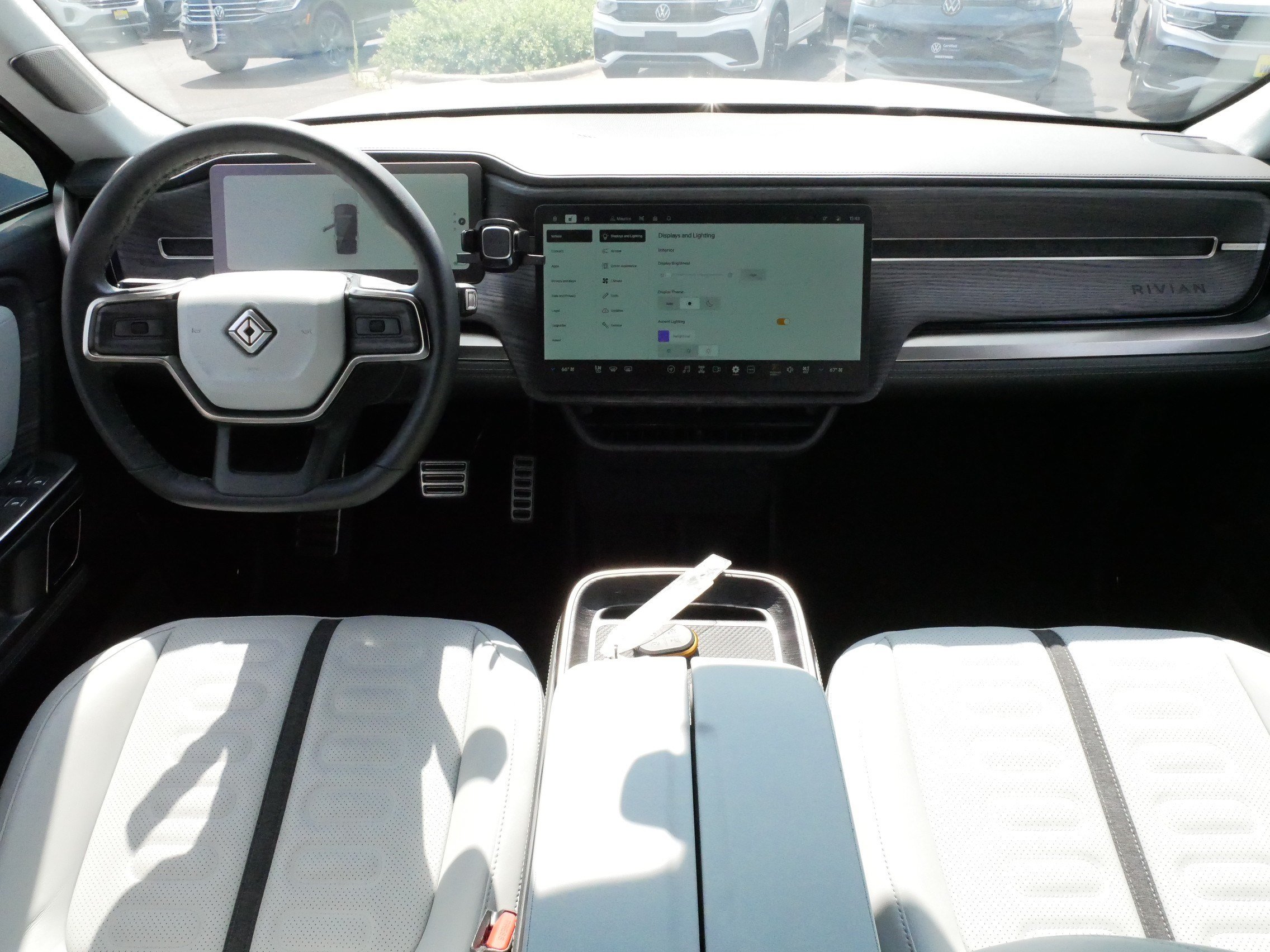 Used 2023 Rivian R1S Adventure AWD/4WD image 10