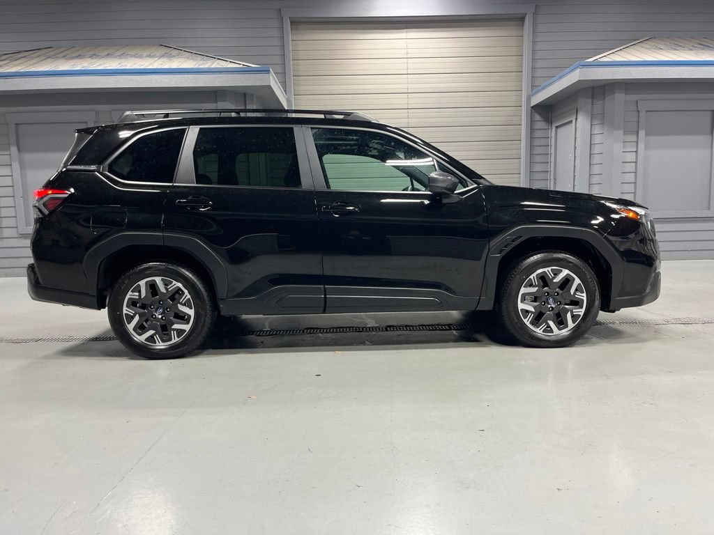 Used 2026 Subaru Forester Premium AWD/4WD image 9