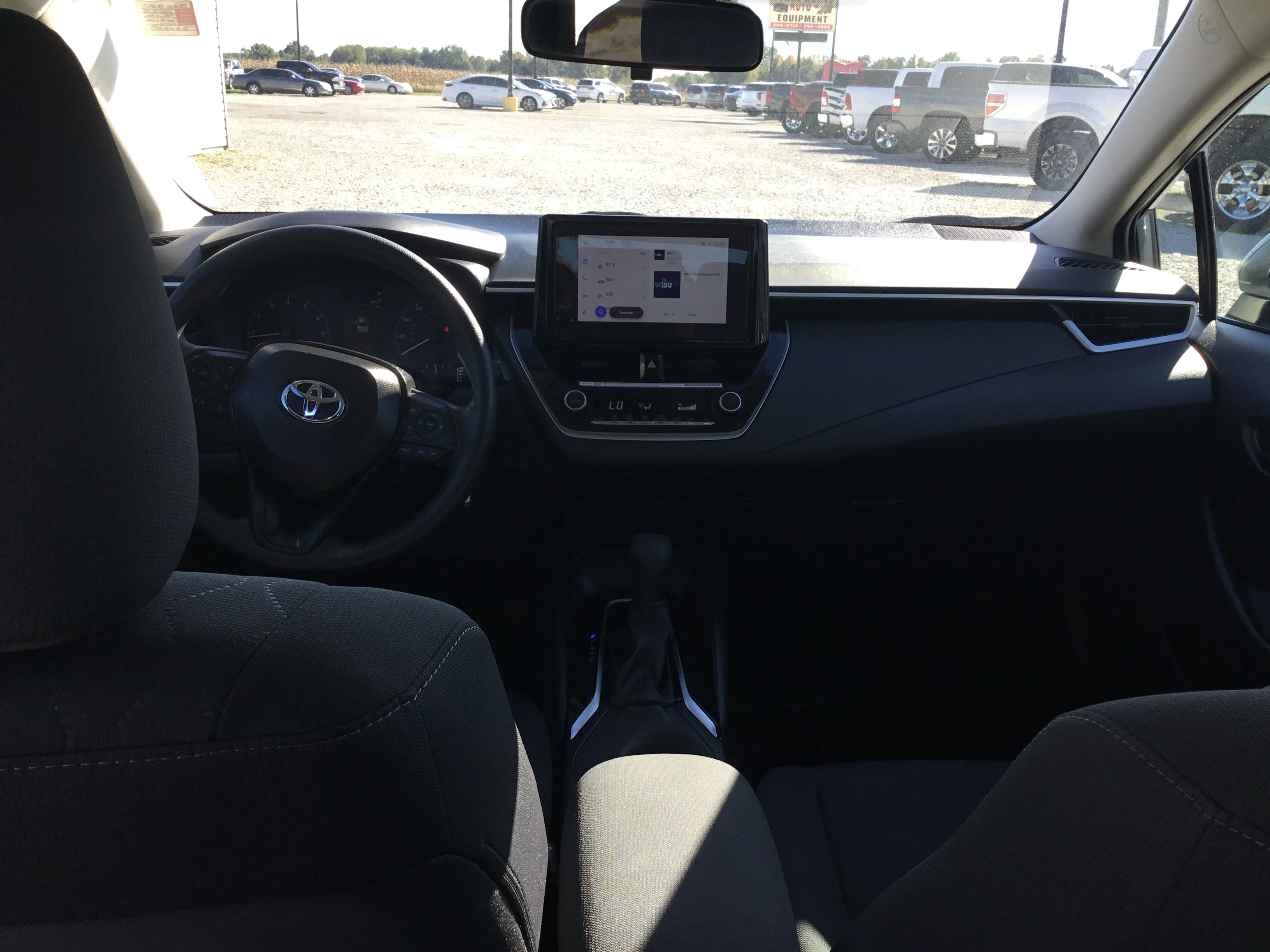 Used 2025 Toyota Corolla LE FWD image 11