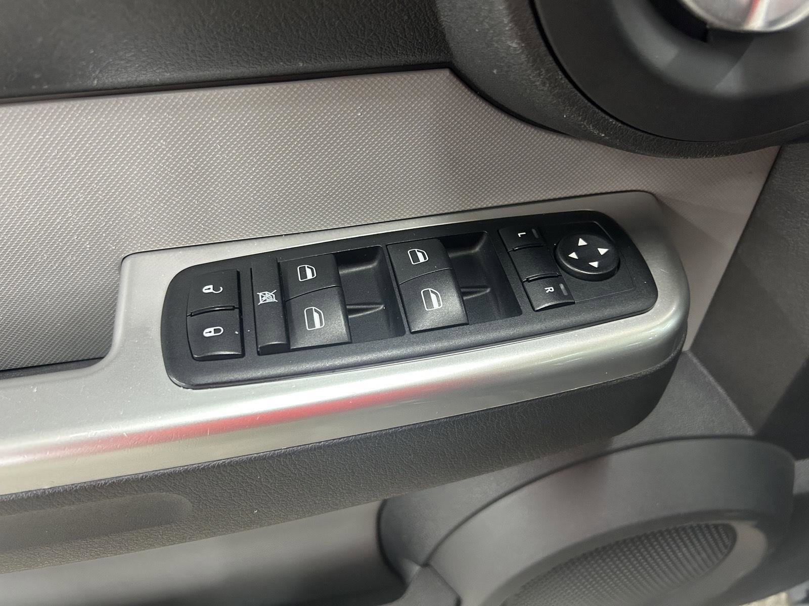 Used 2007 Dodge Nitro SLT image 15