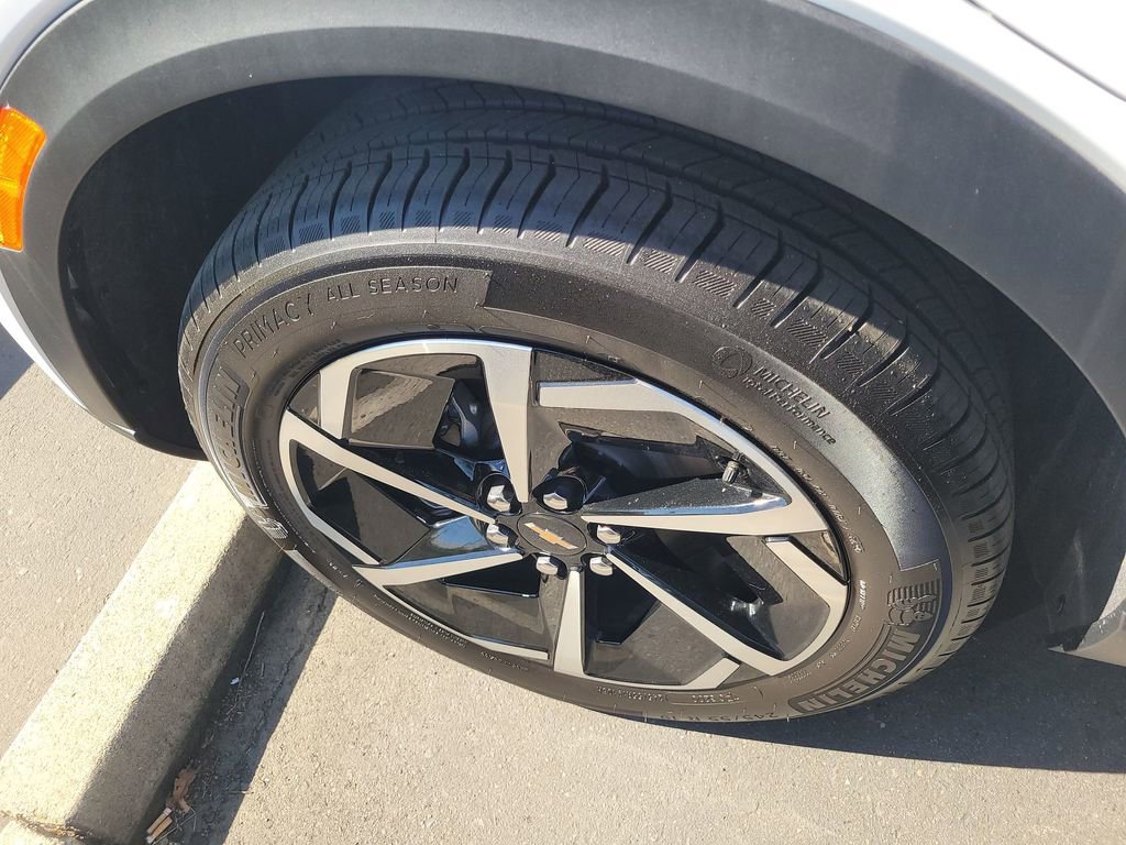 New 2026 Chevrolet Equinox EV LT image 32