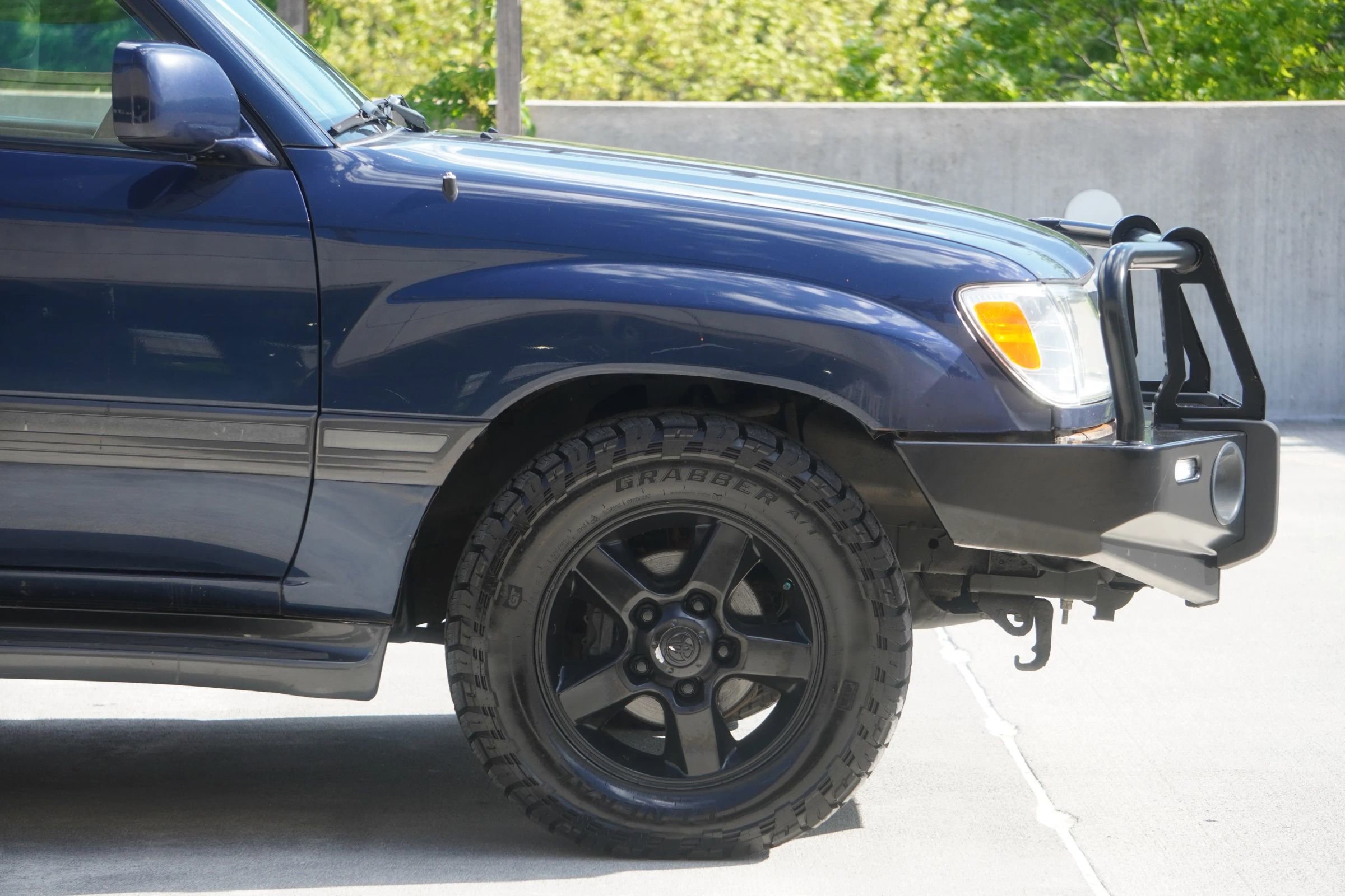 Used 2004 Toyota Land Cruiser AWD/4WD image 23