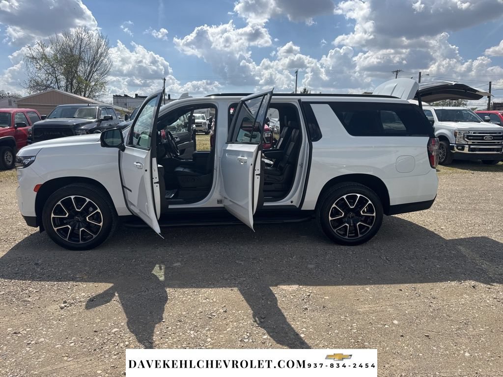 Certified 2022 Chevrolet Suburban RST w/ Luxury Package AWD/4WD image 12